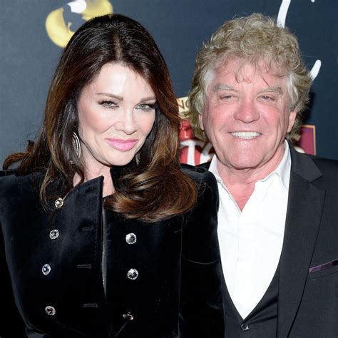 did lisa vanderpump husband passed away